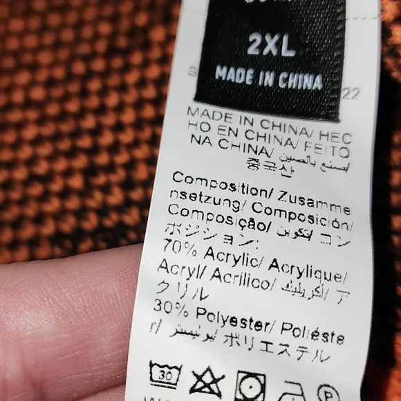 Halloween Distressed Sweater with Bats Sz 2xl - Picture 7 of 8